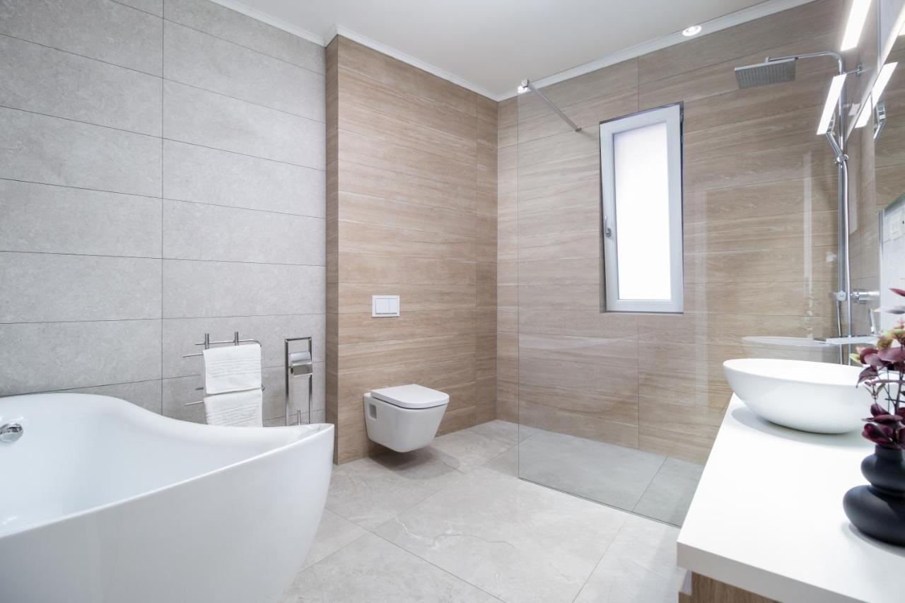 Charlotte Piata Unirii - Free Private Parking 2Bedrooms Apartment Oradea Exterior photo
