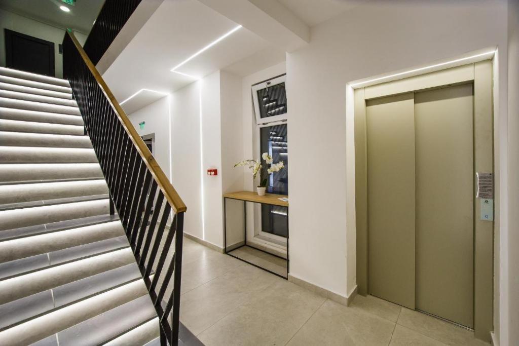 Charlotte Piata Unirii - Free Private Parking 2Bedrooms Apartment Oradea Exterior photo